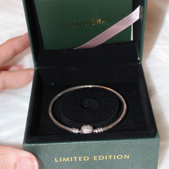 Pandora, You Melt My Heart Winter Bangle  bracelet - Picture 3 of 8